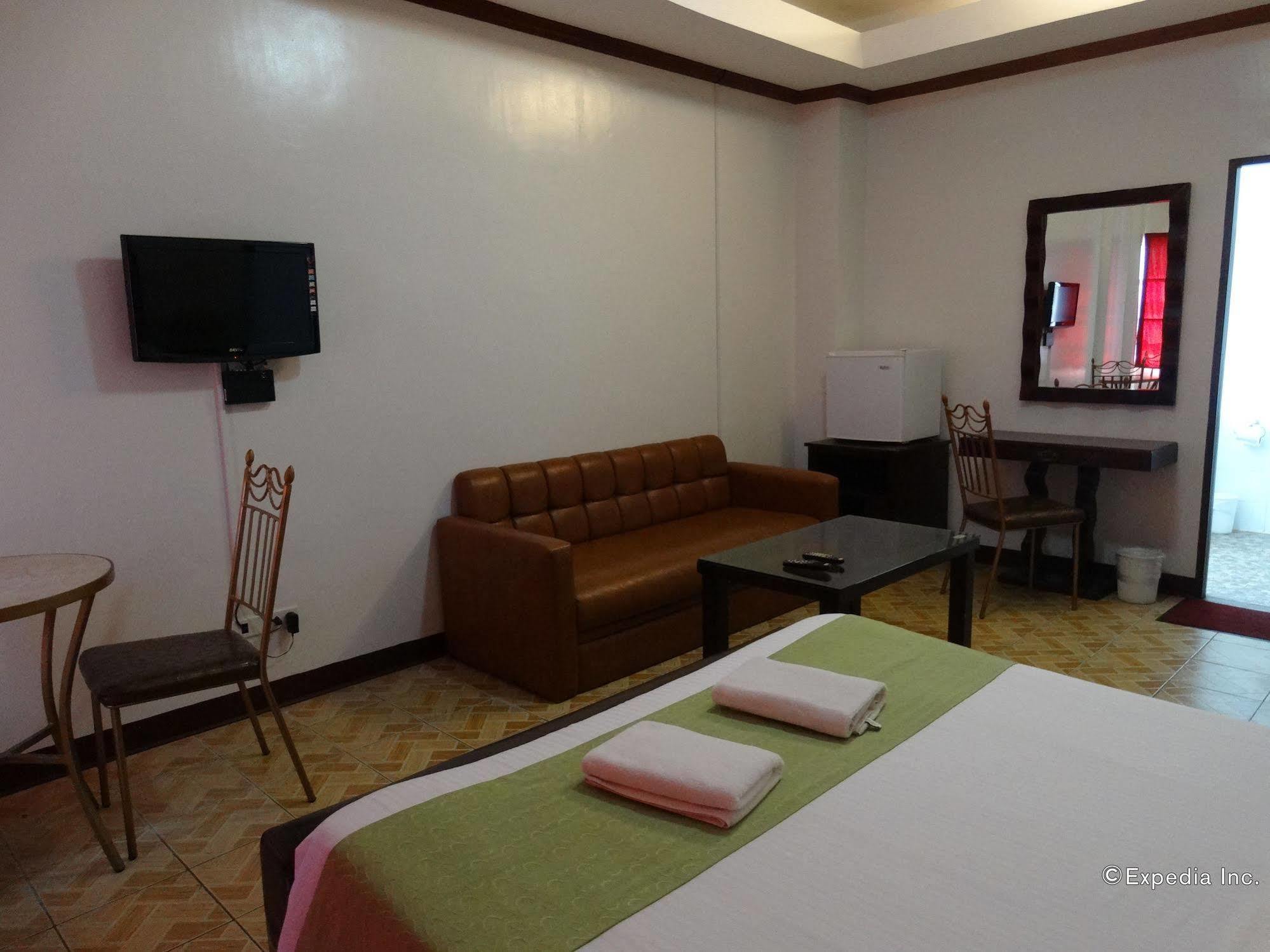 Ecoland Suites & Inn ダバオ　シティ エクステリア 写真