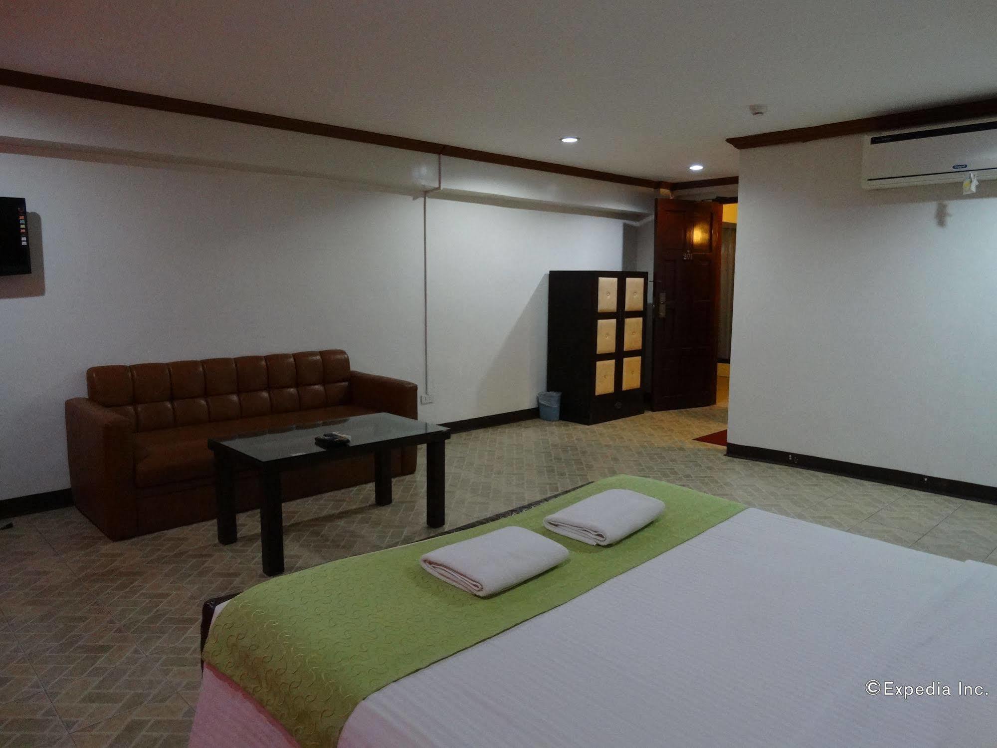 Ecoland Suites & Inn ダバオ　シティ エクステリア 写真